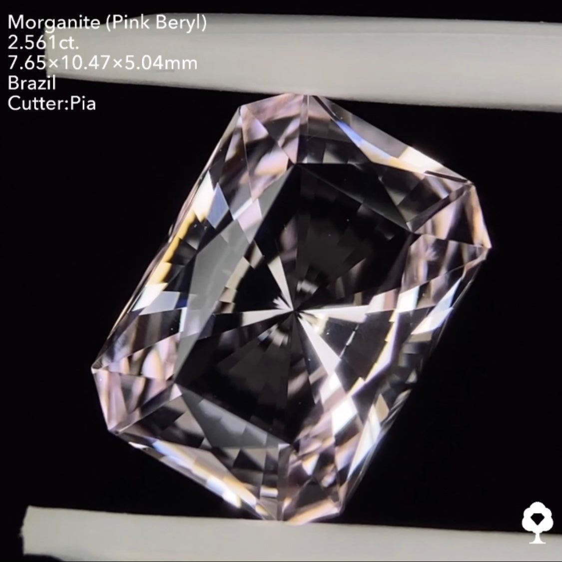 【五月病を吹っ飛ばせキャンペーン💨】淡ピンクと鋭いカットの組み合わせが最高にモダン★モルガナイト 2.561ct ピアッちゃん作品