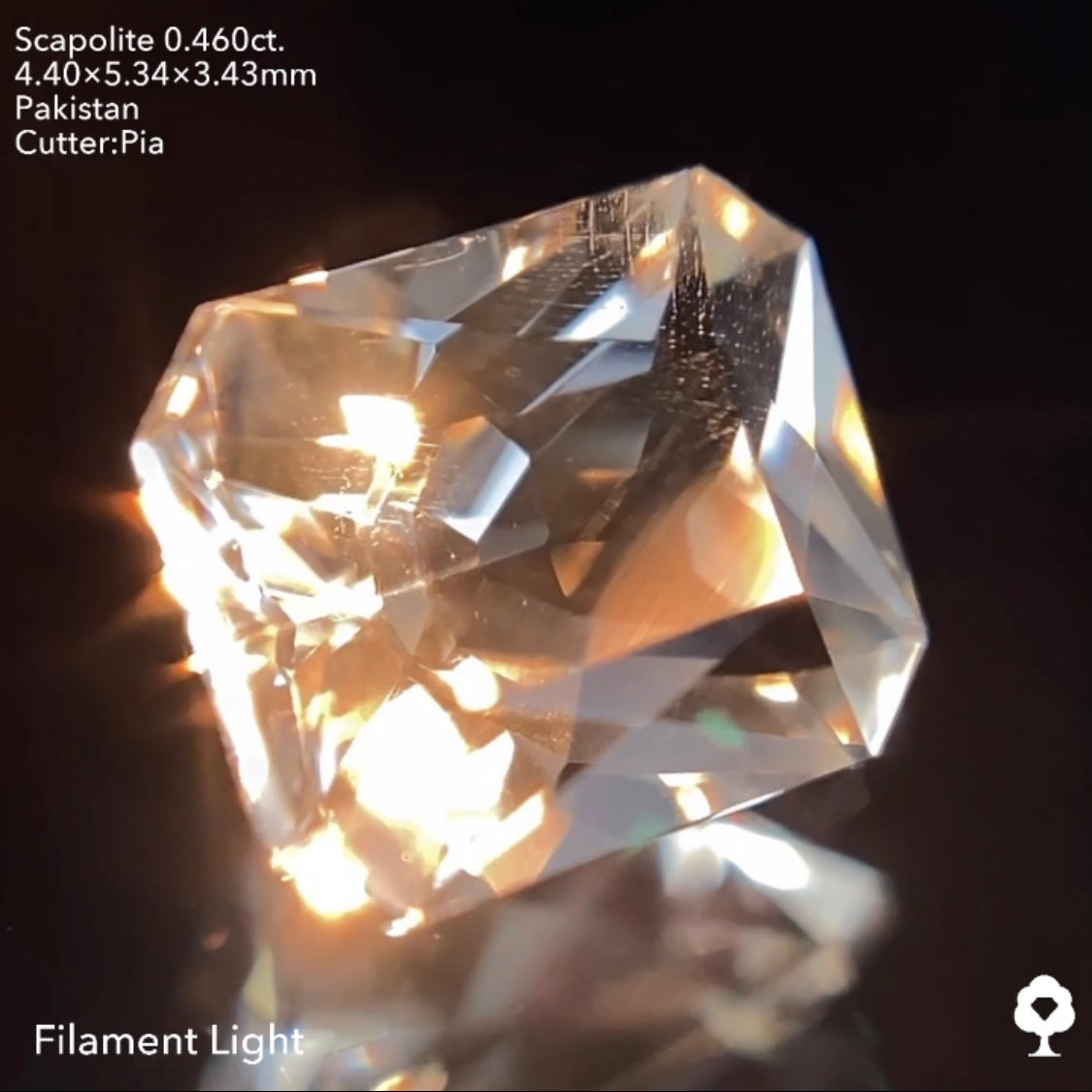 UV蛍光美しい煌めくラディアント系オクタゴン★スキャポライト0.460ct ピアッちゃん作品