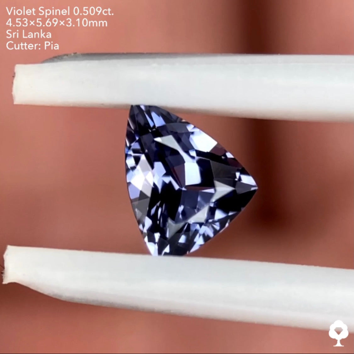 6/17(金)22:00終了‼️メタリックな美しい煌めきを放つ濃色で独特なトリリアント★ヴァイオレットスピネル 0.509ct. ピアッちゃん作品