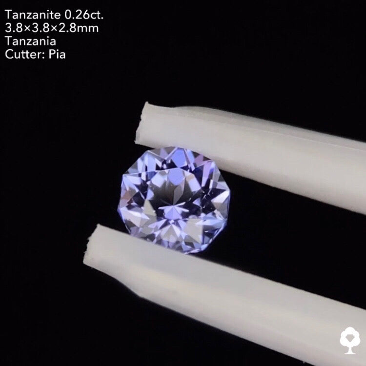 【YouTube1200達成でプレゼント】タンザナイト0.26ct ピアッちゃん作品