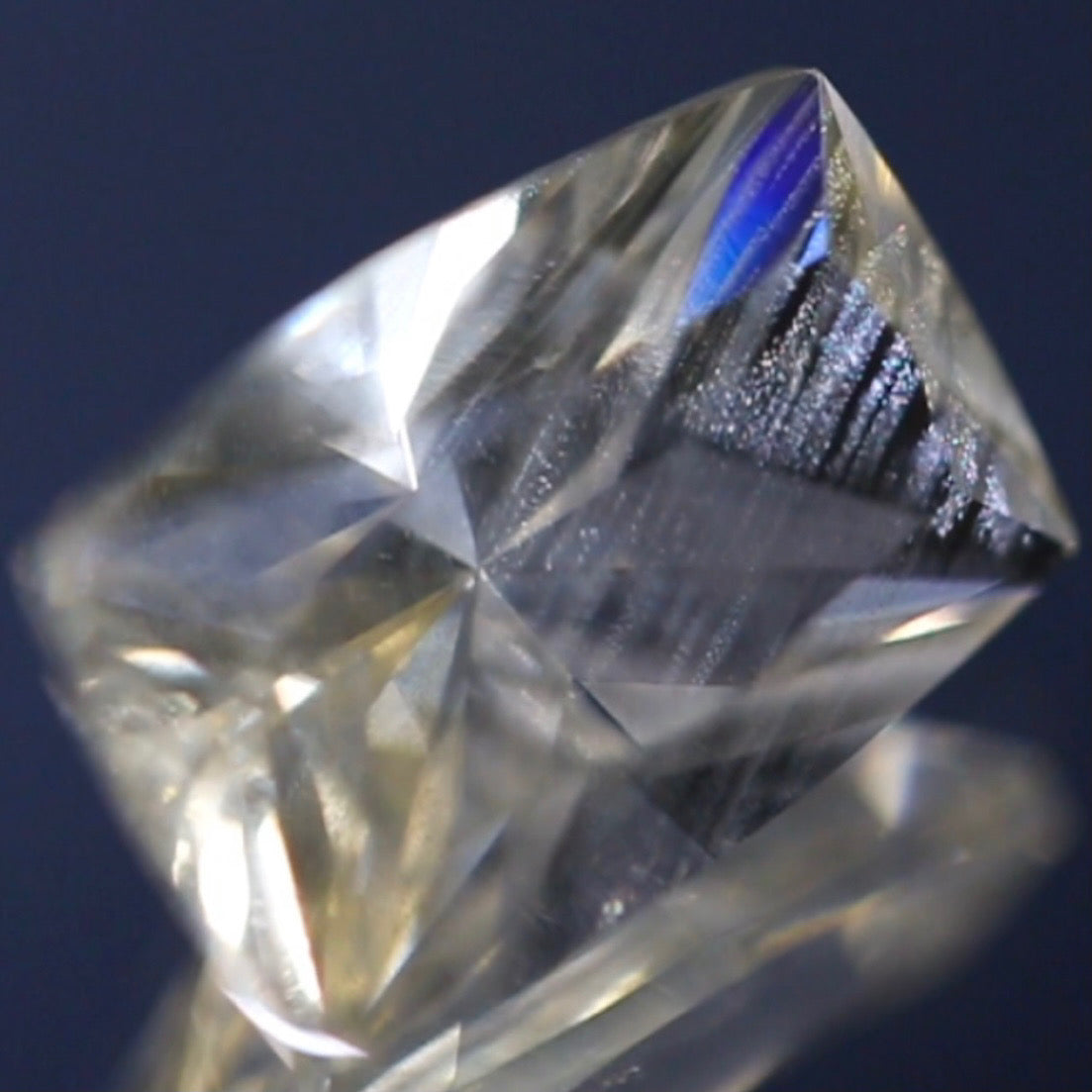 星屑シラーが煌めく超美スーパークッション★ラブラドライト3.23ct ピアッちゃん作品✨