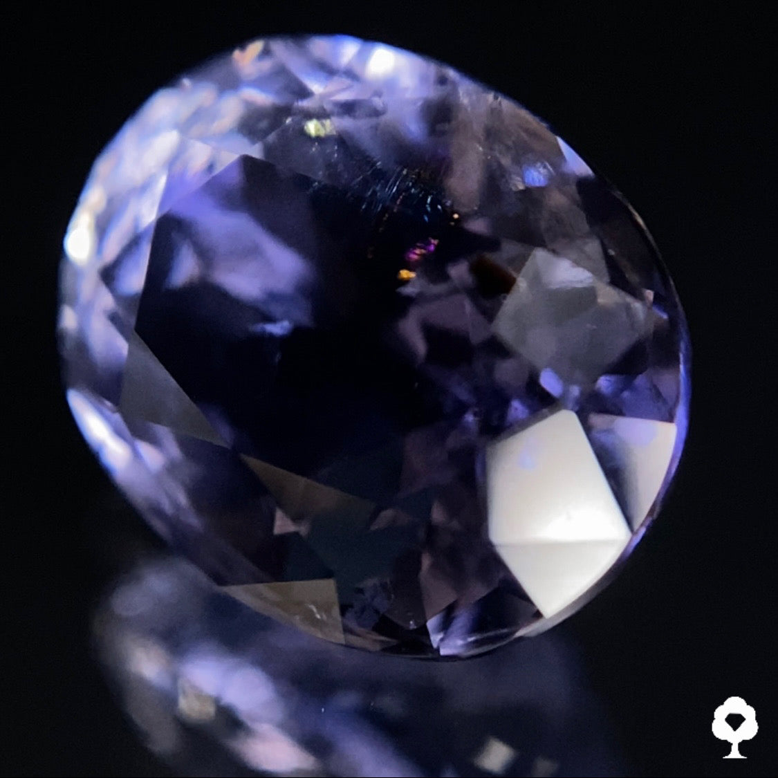 【22時終了‼️サンドウィッチオークション】夜空に浮かぶ虹を楽しめる美オーバル🌌🌈アイオライト1.41ct★アイオライト1.41ct ピアッちゃん作品