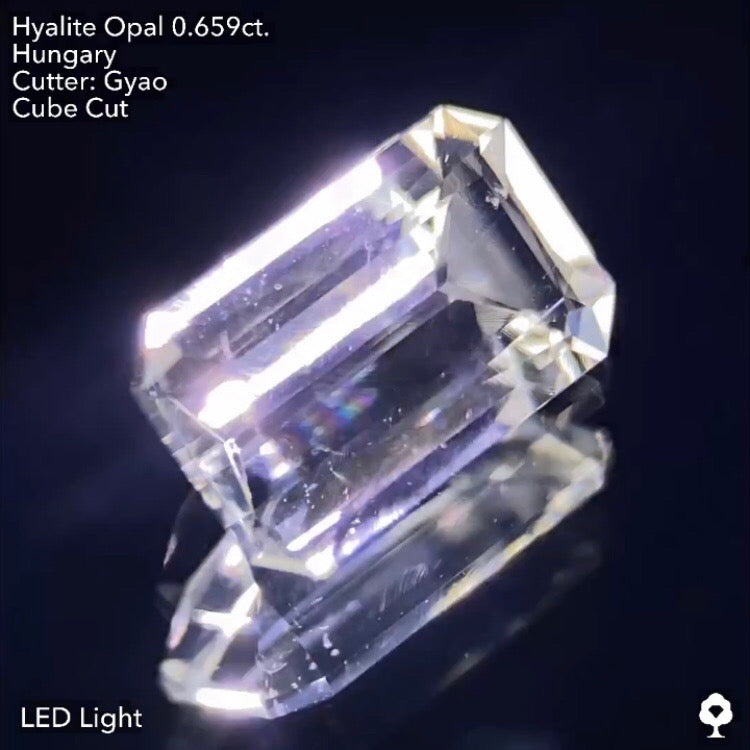 四隅キューブとオリジナリティ溢れるオクタゴン★ハンガリー産ハイアライトオパール0.659ct ゲオちゃん作品