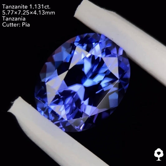 タンザナイト1.131ct. オーバル ピアッちゃん作品