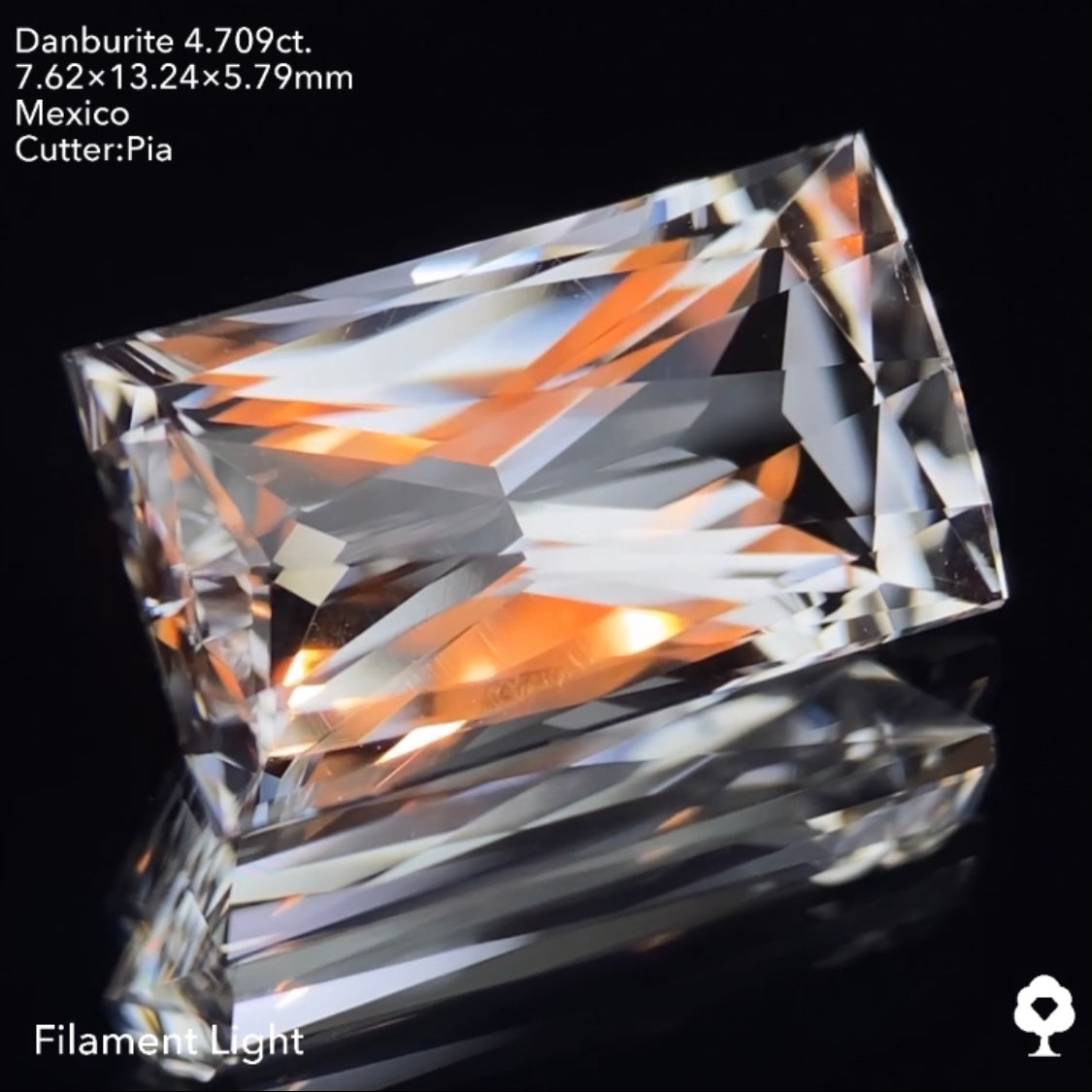 鋭い輝きが折り重なるアヤトリカットのピアッ進化版★カラーレスダンビュライト4.709ct ピアッちゃん作品