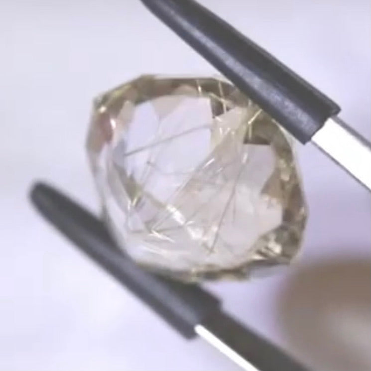白金のルチルが交差する美ファンシークッション★ルチルクォーツ 8.34ct 師匠作品✨