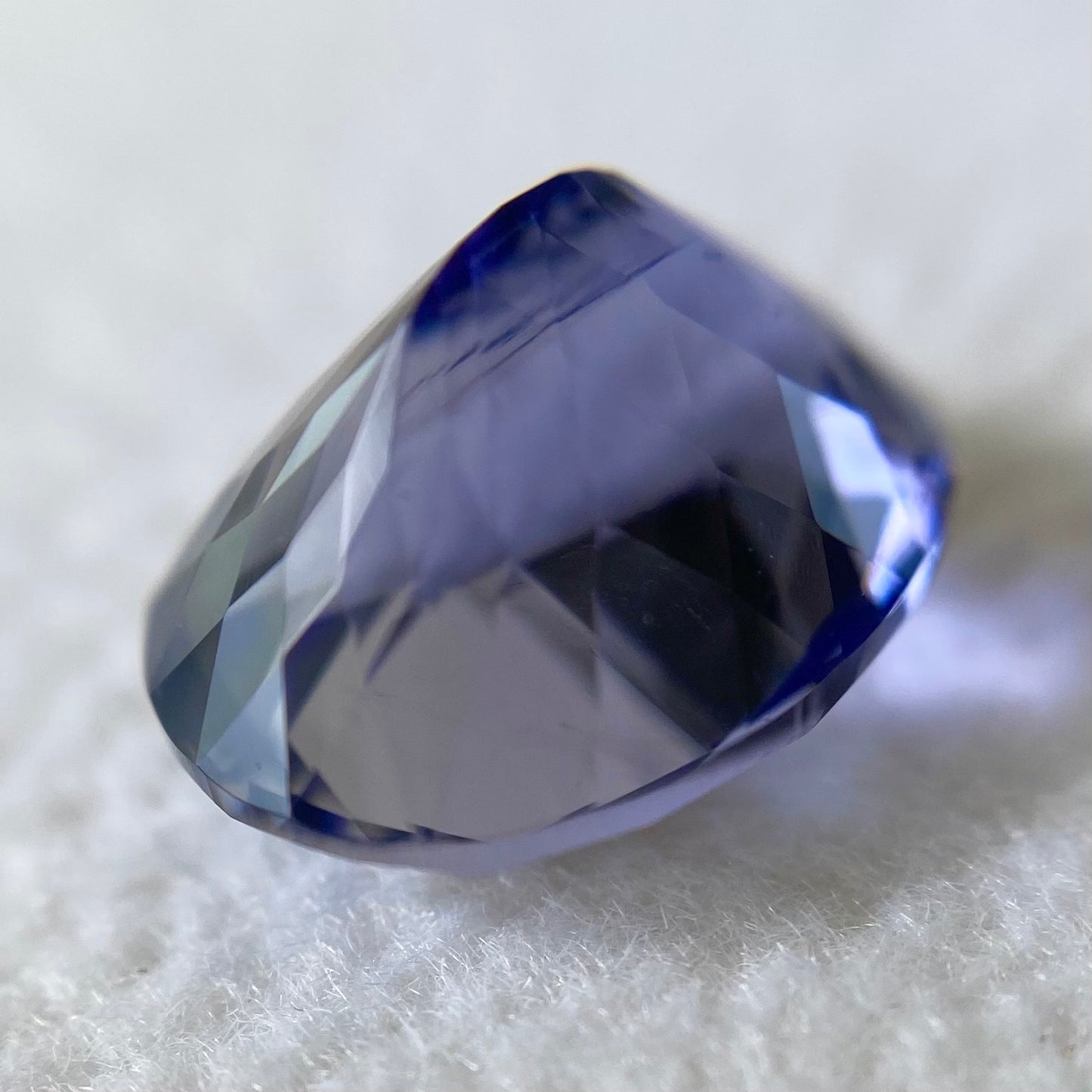 【GW特価】👽ラベンダーカラーが麗しい"究極のオーバル"アイオライト2.30ct ピアッちゃん作品✨