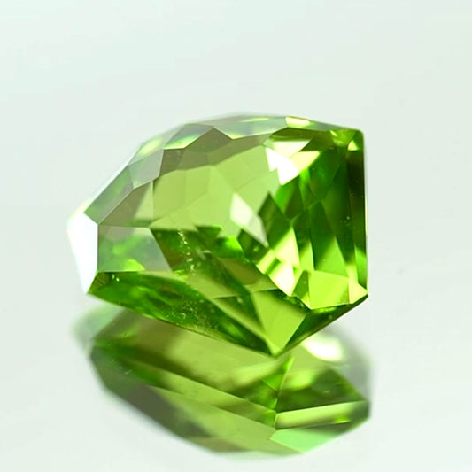 クレイジーカットペリドット3.80ct💎レイちゃん作品