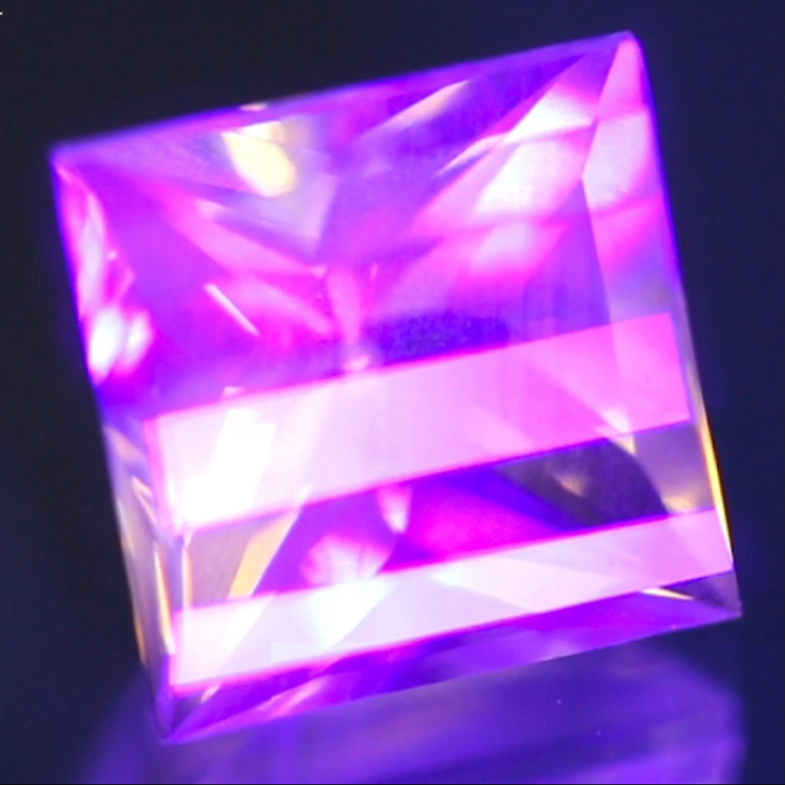 太鼓橋スクエアカットに潜む流星群シラー★ラブラドライト3.43ct 師匠作品✨