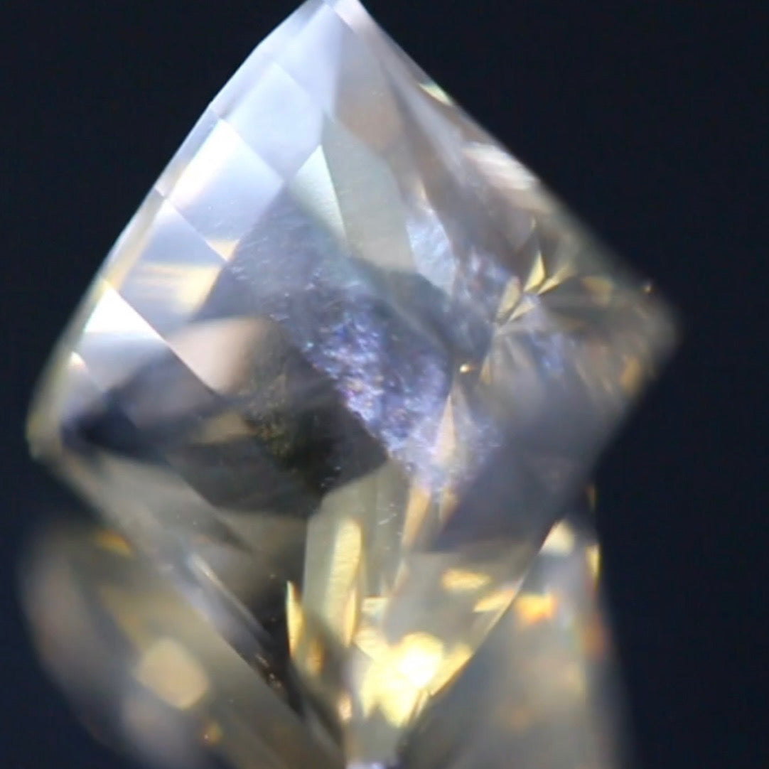 太鼓橋スクエアカットに潜む流星群シラー★ラブラドライト3.43ct 師匠作品✨