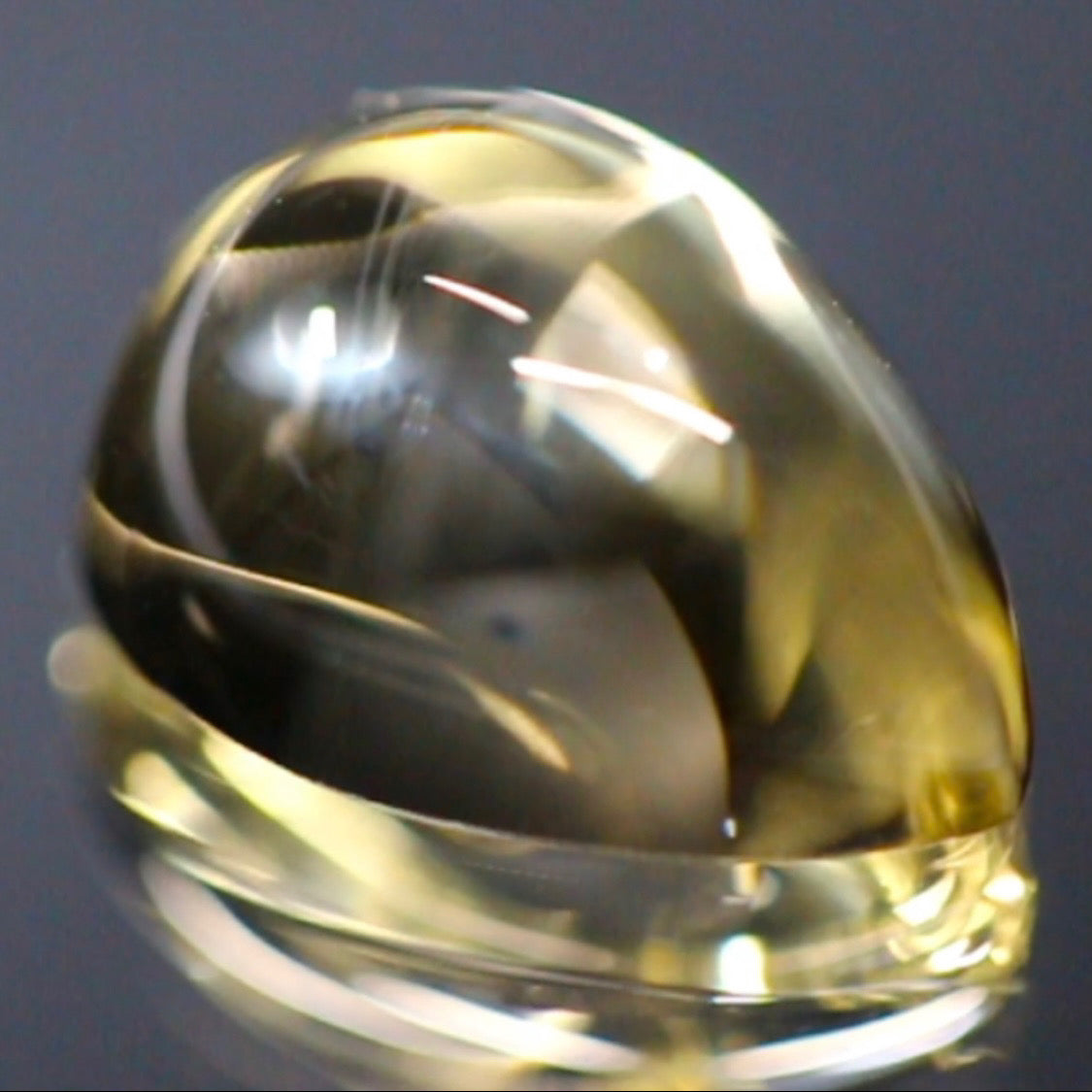 たっぷりとしたボリュームがめちゃ可愛い月の雫★ラブラドライト2.35ct 社長作品✨こちらはクーポンはごめんなさい🙏