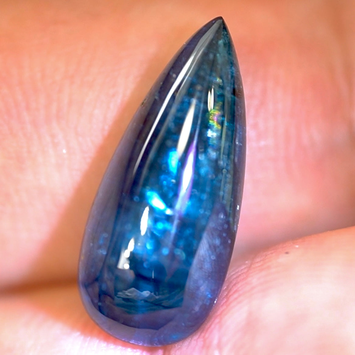第2スタジオからご紹介✌️レアで綺麗な“グリニッシュブルー”カイヤナイト11.380ct💎吉村作品