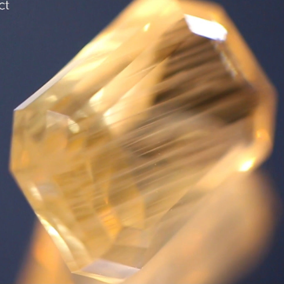 繊細なハープの弦のようなシラーが迫力満点★ラブラドライト6.06ct 師匠作品✨こちらはクーポンはごめんなさい🙏