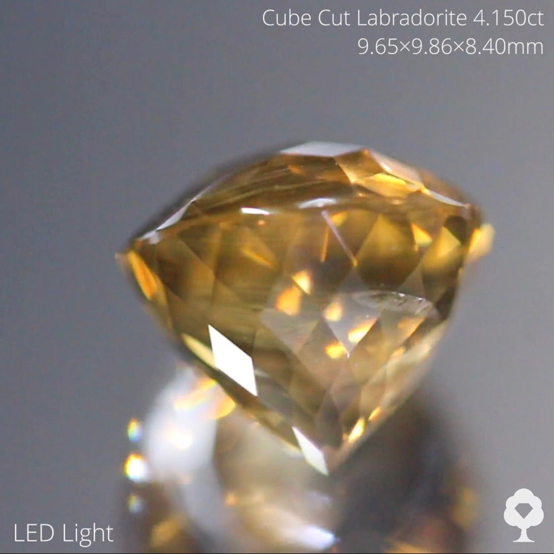 これぞ【キューブスターカット】濃厚ゴールドの美しい満月★ラブラドライト4.150ct ゲオちゃん作品✨こちらはクーポンはごめんなさい🙏