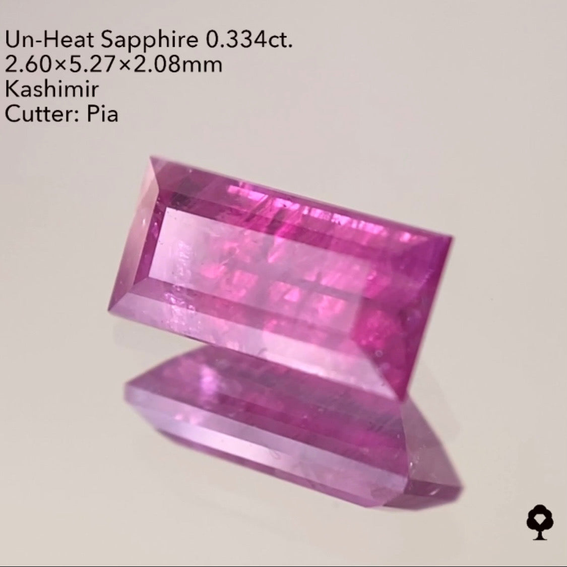 いろんな表情をお楽しみあれ★ 完璧なバゲットシェイプの非加熱カシミールサファイア0.334ct ピアッちゃん作品【コランダム夏祭り特別価格❗️】