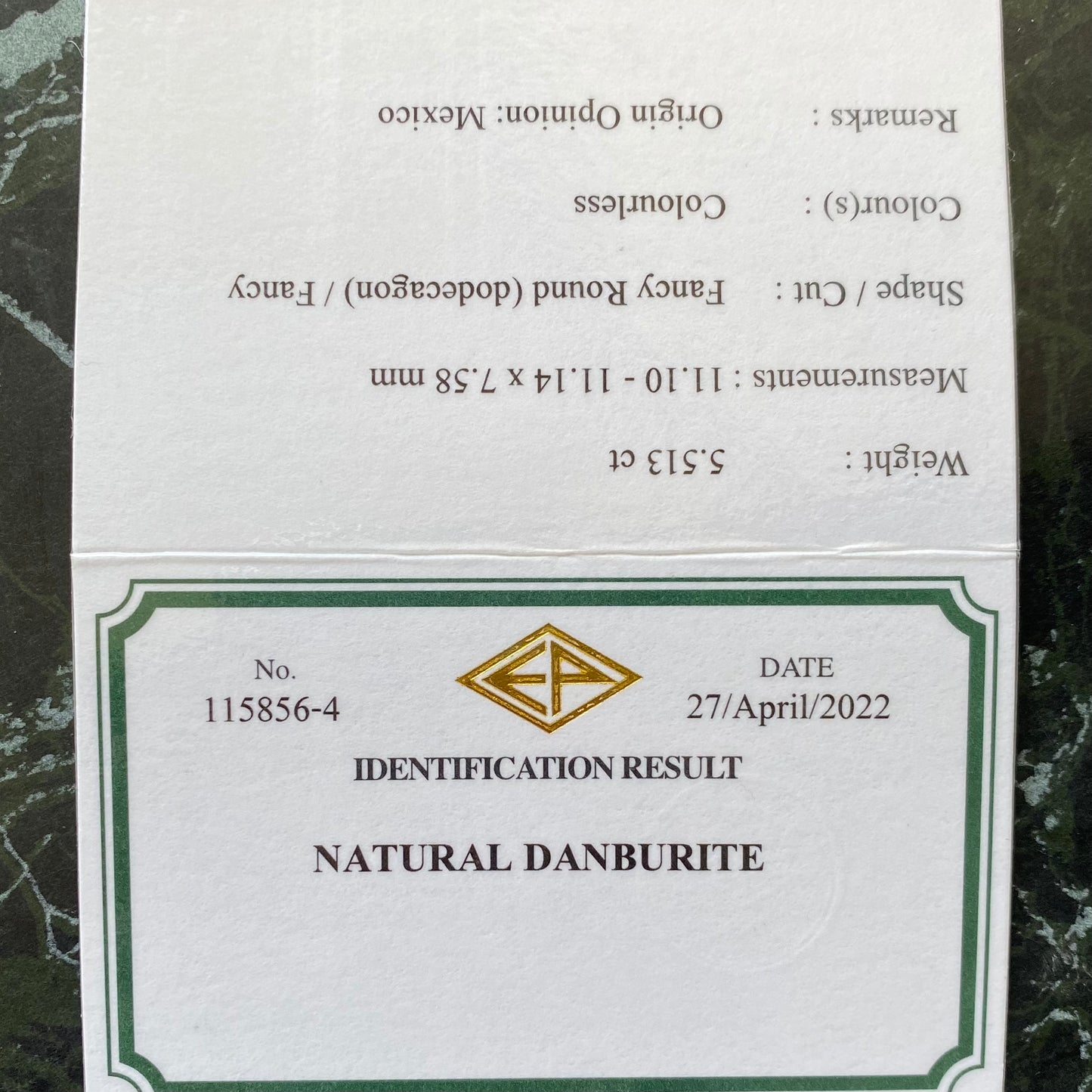 クラウンの新カットによるギラギラが美しい★カラーレスダンビュライト5.513ct ピアッちゃん作品