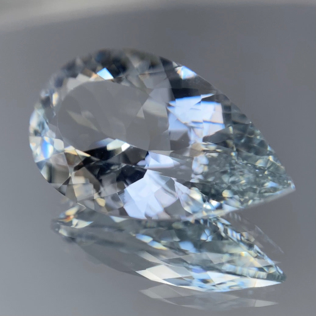 先端の細かい輝きがたまらないピアッちゃんの傑作★ゴッシェナイト2.697ct ピアッちゃん作品