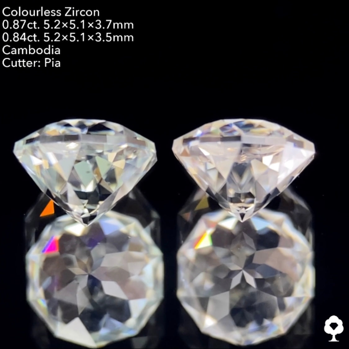 カラーレスと超ニアカラーレスブルーの10角形2個セット★カラーレスジルコン 0.87ct.&0.84ct. 計1.71ct. ピアッちゃん作品