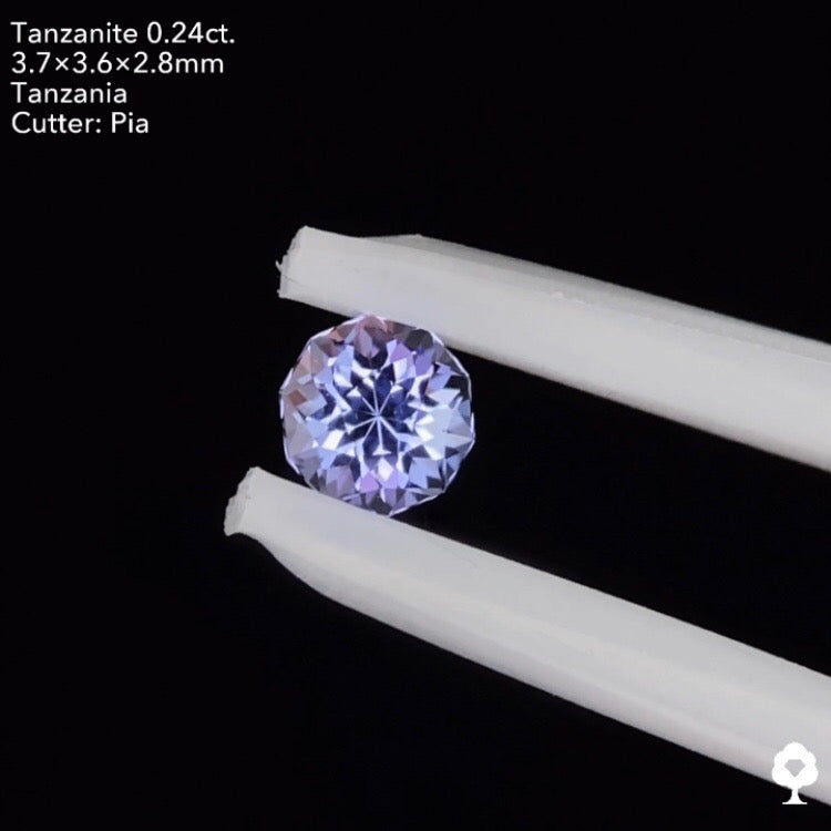 【詫びプレゼントぽんぱんさんご当選】タンザナイト0.24ct ピアッちゃん作品