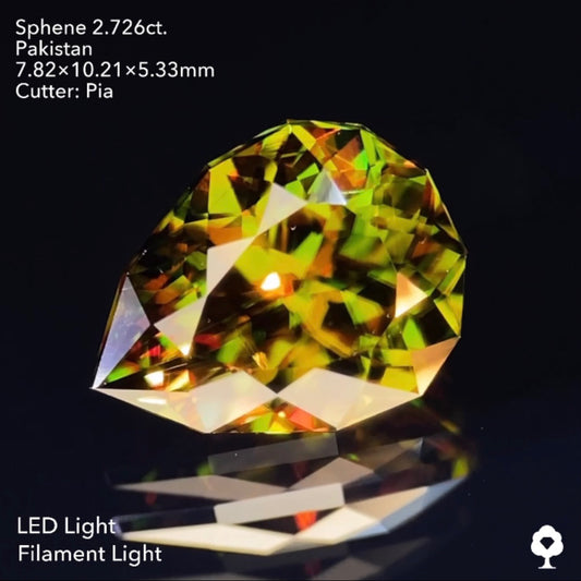 貫禄ある可愛らしいカタチで深いグリーンから強烈なファイアーを放つ★パキスタンスフェーン2.726ct ピアッちゃん作品