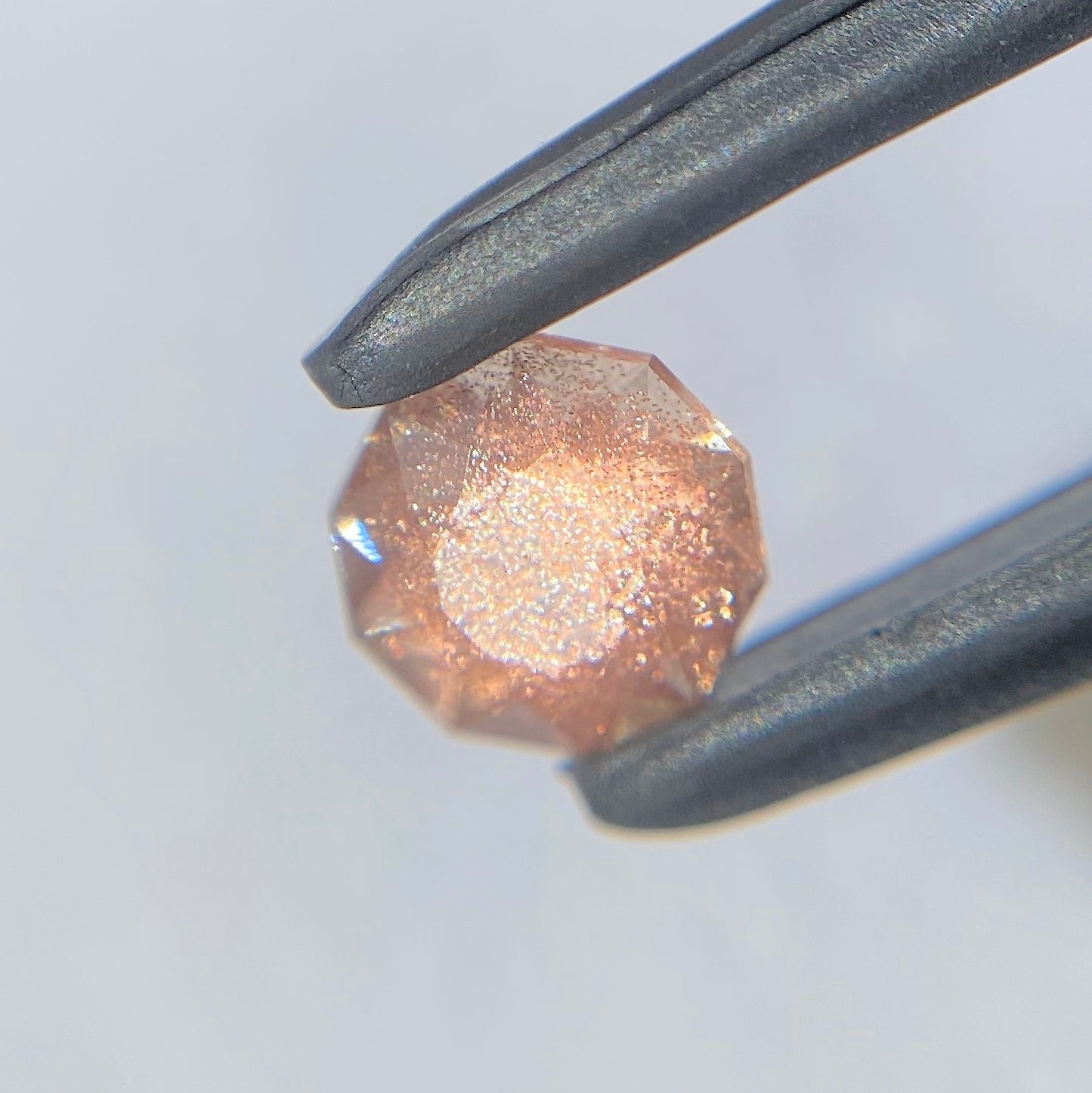 💖お待たせしました❣️ファンシーラウンドのオレゴンサンストーン0.39ct(テーブルからはみ出るシラー🙈💓)☀️💎ピアッちゃん作品【4/30チハルーム】GW特別特価❗️