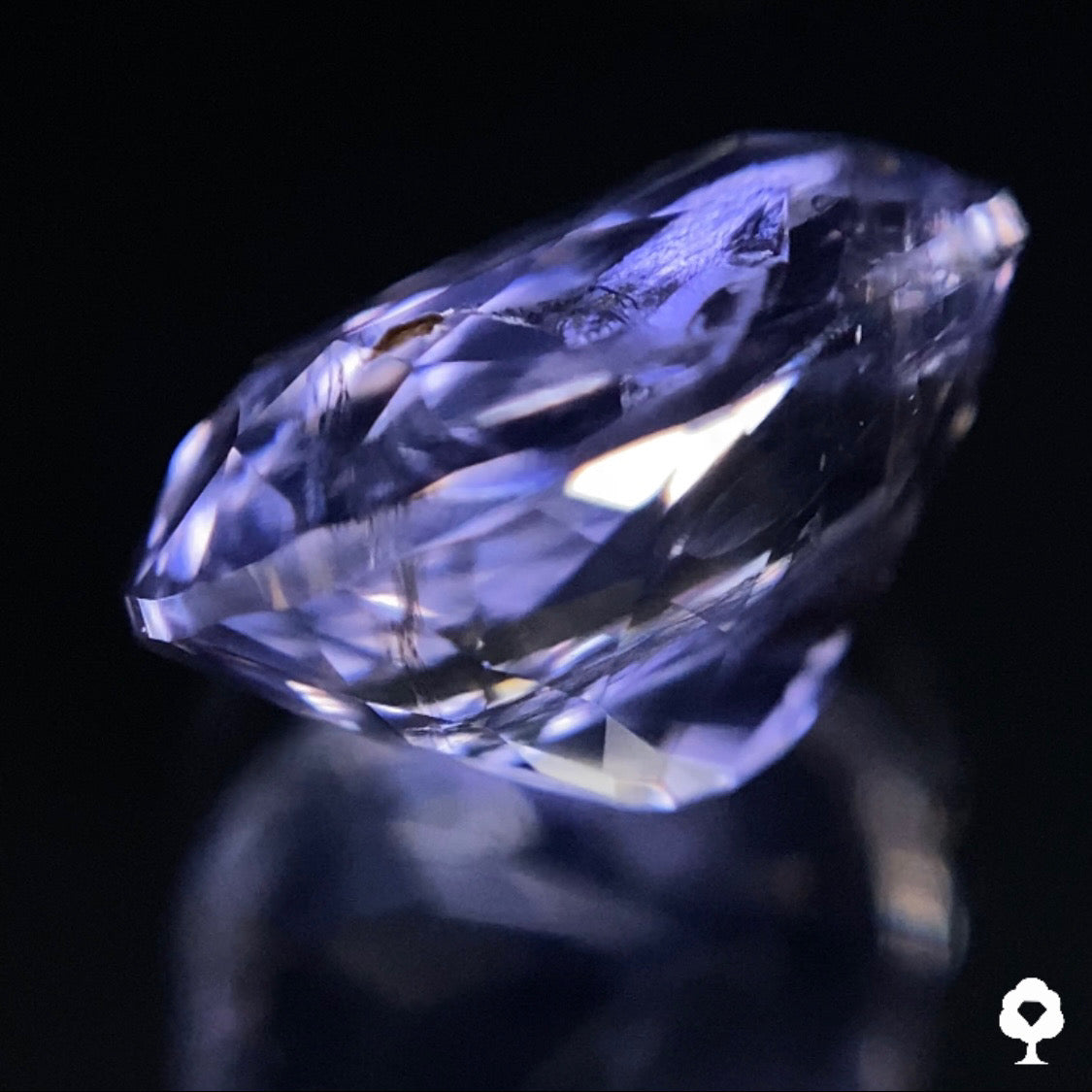 【22時終了‼️サンドウィッチオークション】夜空に浮かぶ虹を楽しめる美オーバル🌌🌈アイオライト1.41ct★アイオライト1.41ct ピアッちゃん作品