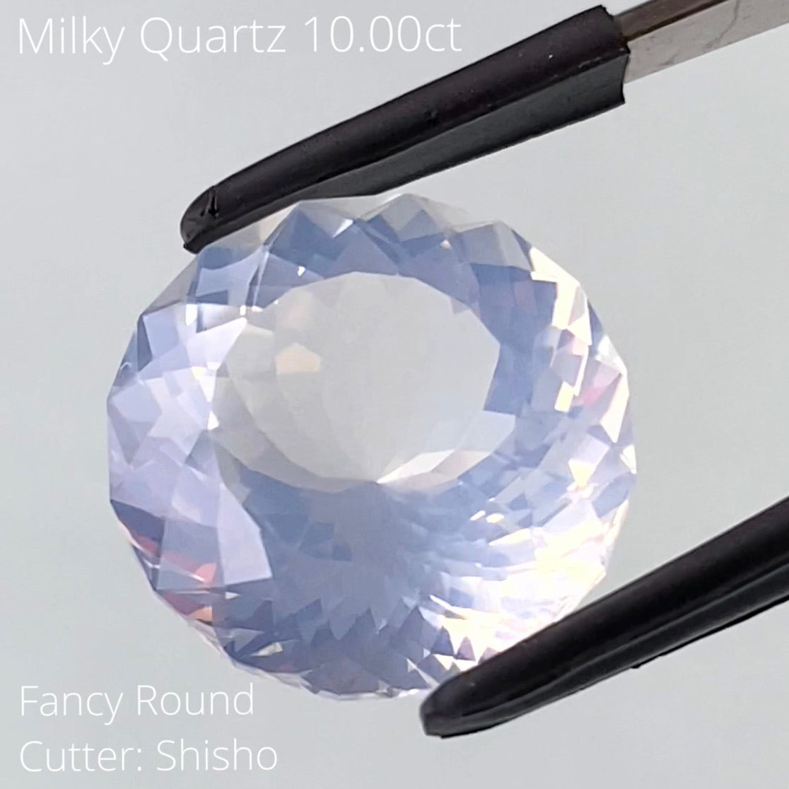【お客さま専用】完璧なカットと品質💎ミルキーさと僅かに色づくラベンダー色がセクシー💕ミルキークォーツ10.00ct★7ZBご利用価格