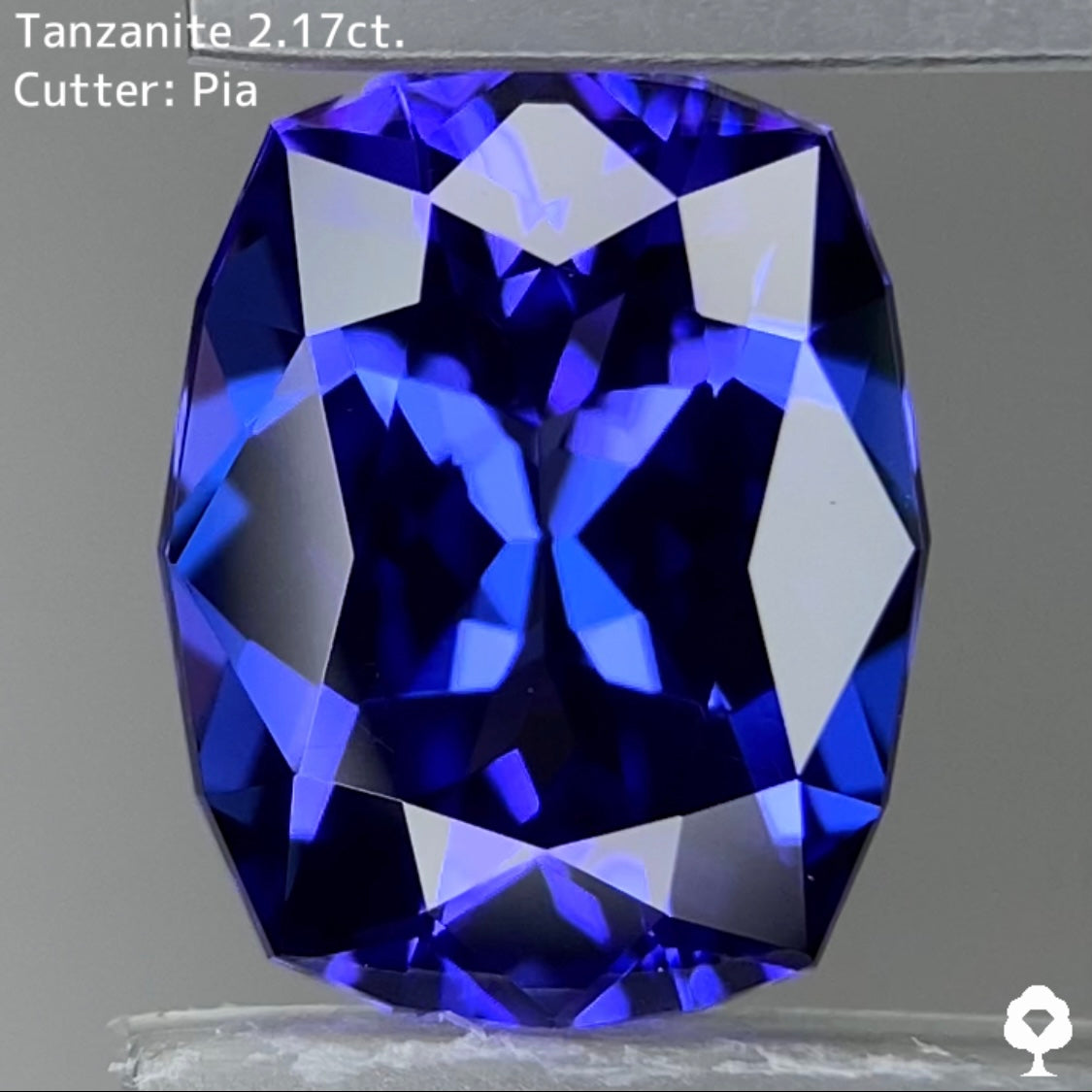 濃美色がたまらないキリッとした抜群のクッション★タンザナイト 2.17ct
