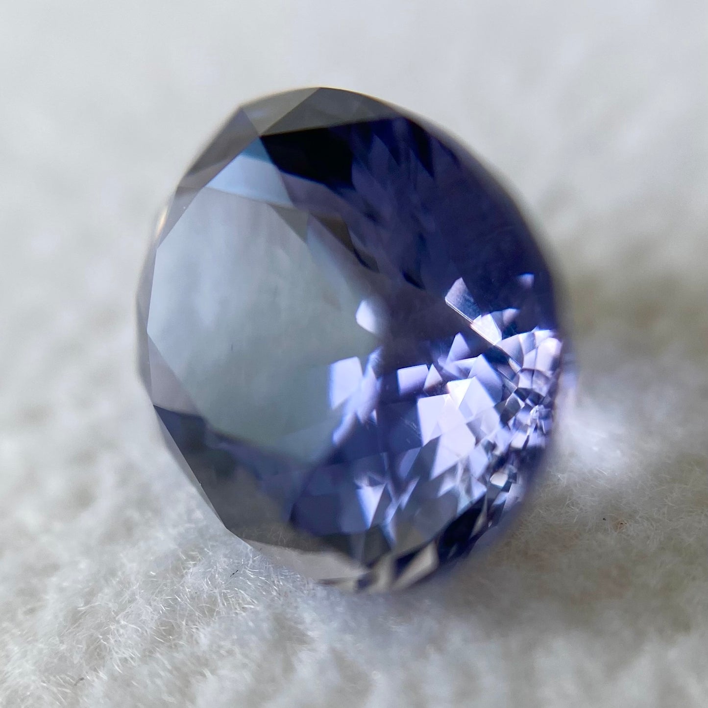 【GW特価】👽ラベンダーカラーが麗しい"究極のオーバル"アイオライト2.30ct ピアッちゃん作品✨