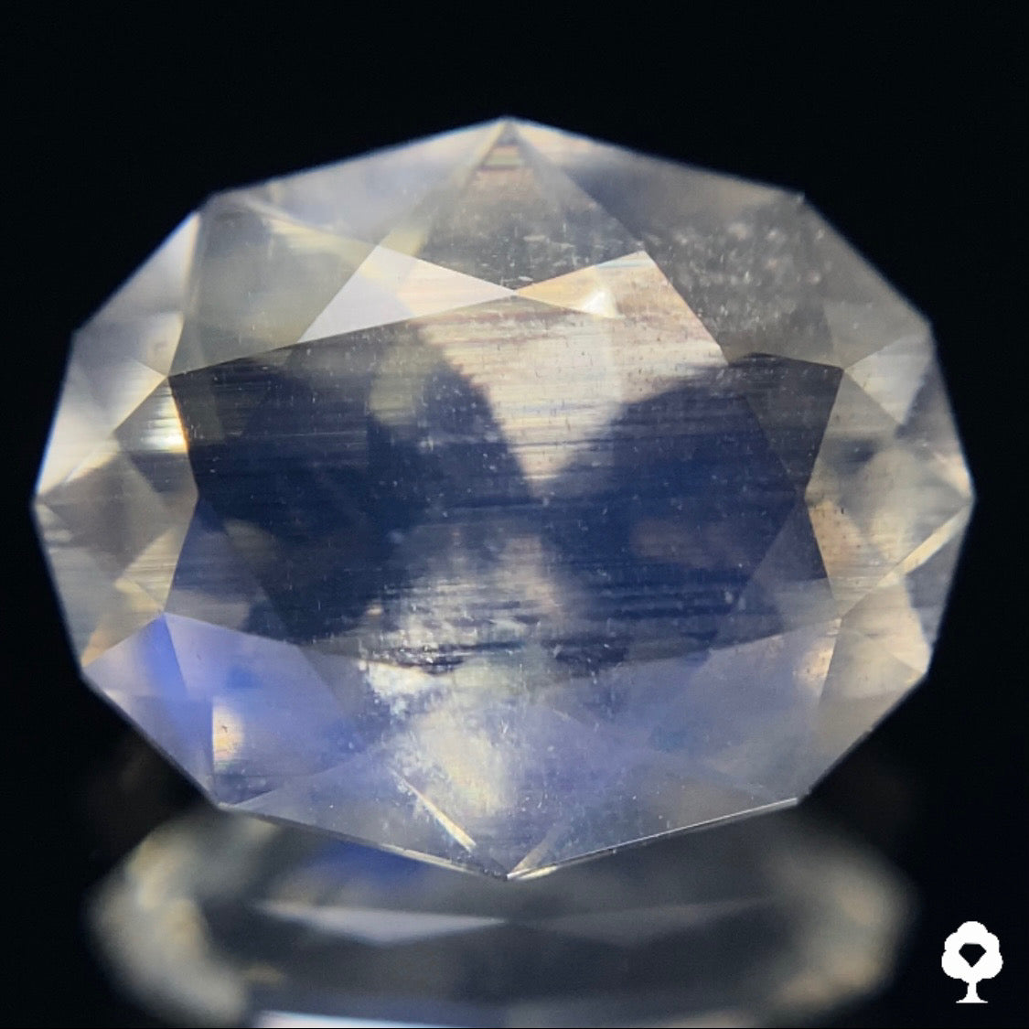 【24時終了‼️サンドウィッチオークション】完璧なカットに仕上げられたラインインクルと溢れるブルーシラー★ムーンストーン1.432ct ピアッちゃん作品