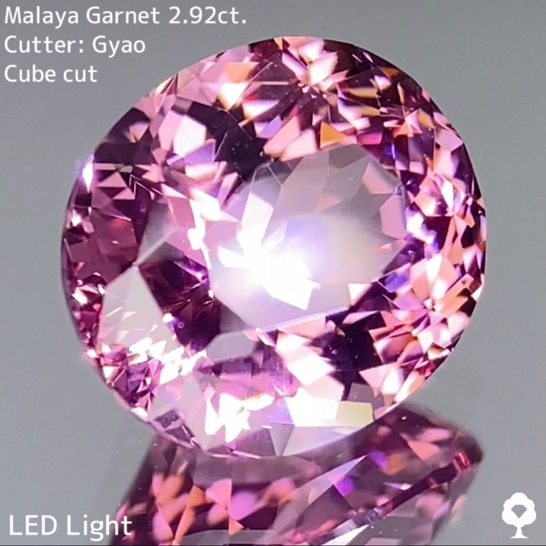 優しく可愛いピンクの細やかで強い煌めきを放つ変則キューブカット★マラヤガーネット 2.923ct【Cube cut】
