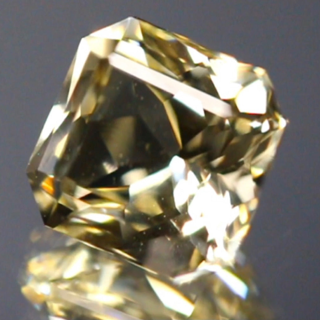 止まらない輝きの中に潜む美しい十字と成長線★ラブラドライト1.56ct 師匠作品✨こちらはクーポンはごめんなさい🙏