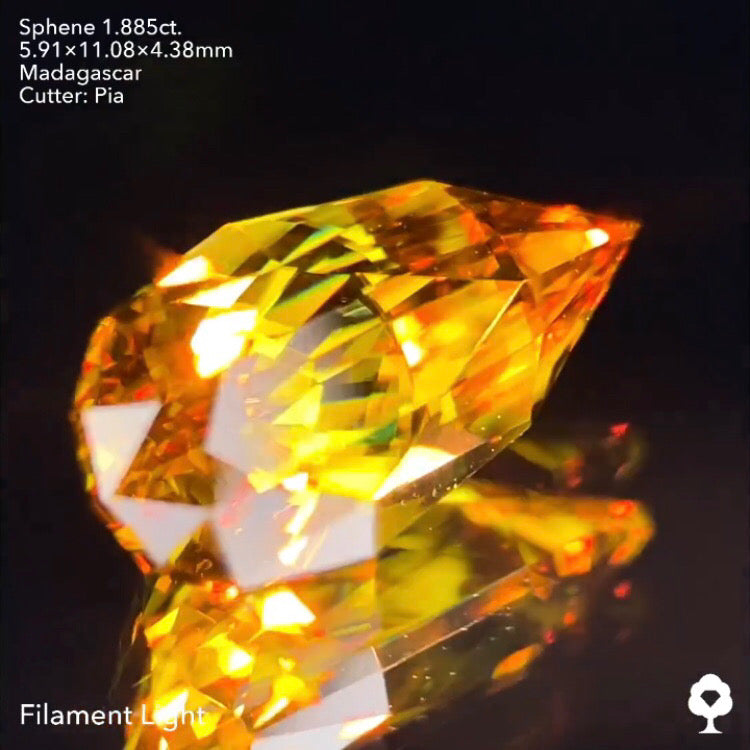 6ctから抽出された鋭くギラめくシャープペアシェイプ★スフェーン1.885ct ピアッちゃん作品★ハラキリプライス