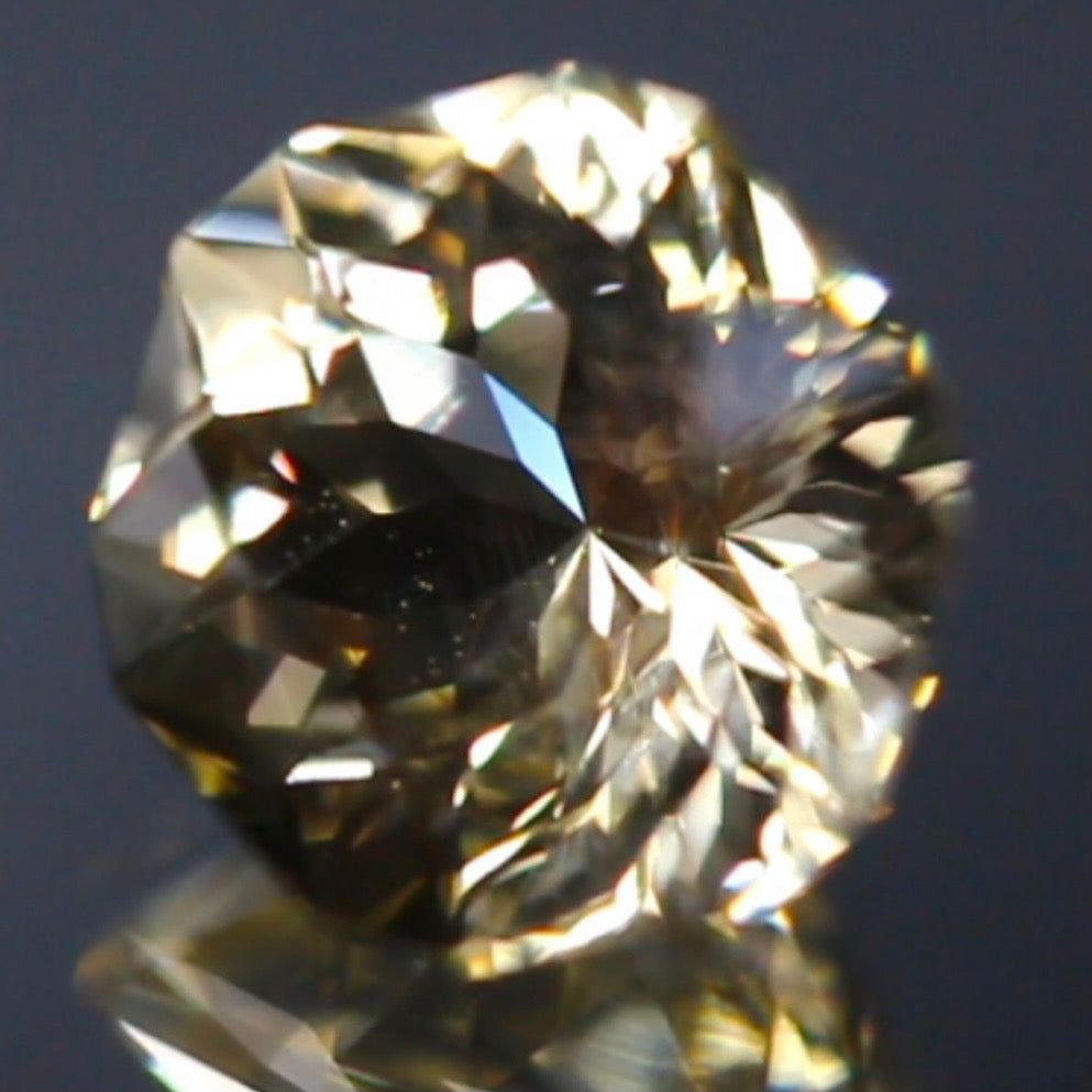 ゲオ仕上げによる信じられない輝きのファンシーヘキサゴン★ラブラドライト2.23ct 師匠作品ゲオちゃん仕上げ✨こちらはクーポンはごめんなさい🙏