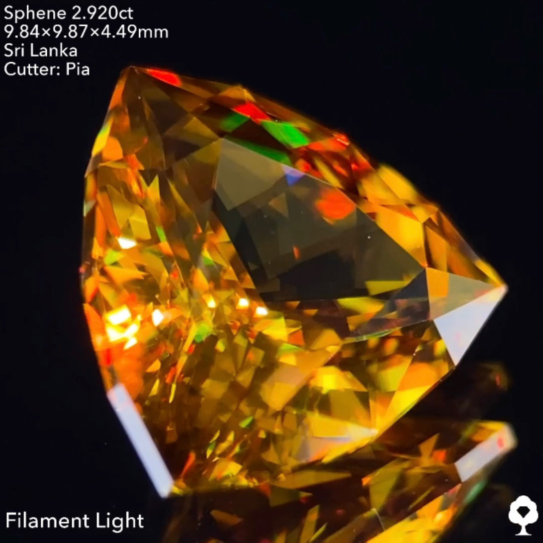 抜群のプロポーションのファンシートリリアント🌈スリランカ産スフェーン2.920ct✨ピアッちゃん作品💎