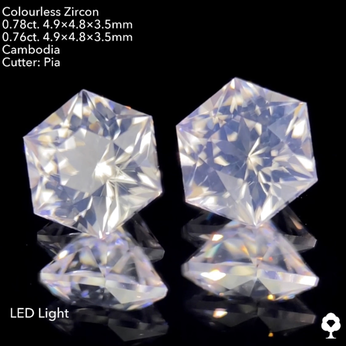 ほんのりシルキーなギラギラヘキサゴンペア★カラーレスジルコン 0.78ct.&0.76ct. 計1.54ct. ピアッちゃん作品