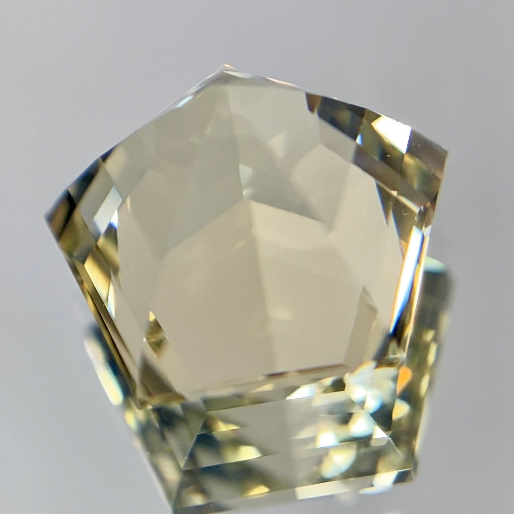 【💖GTCより特別出品💖】キラキラ五角形❤︎ゴールデンラブラドライト2.36ct