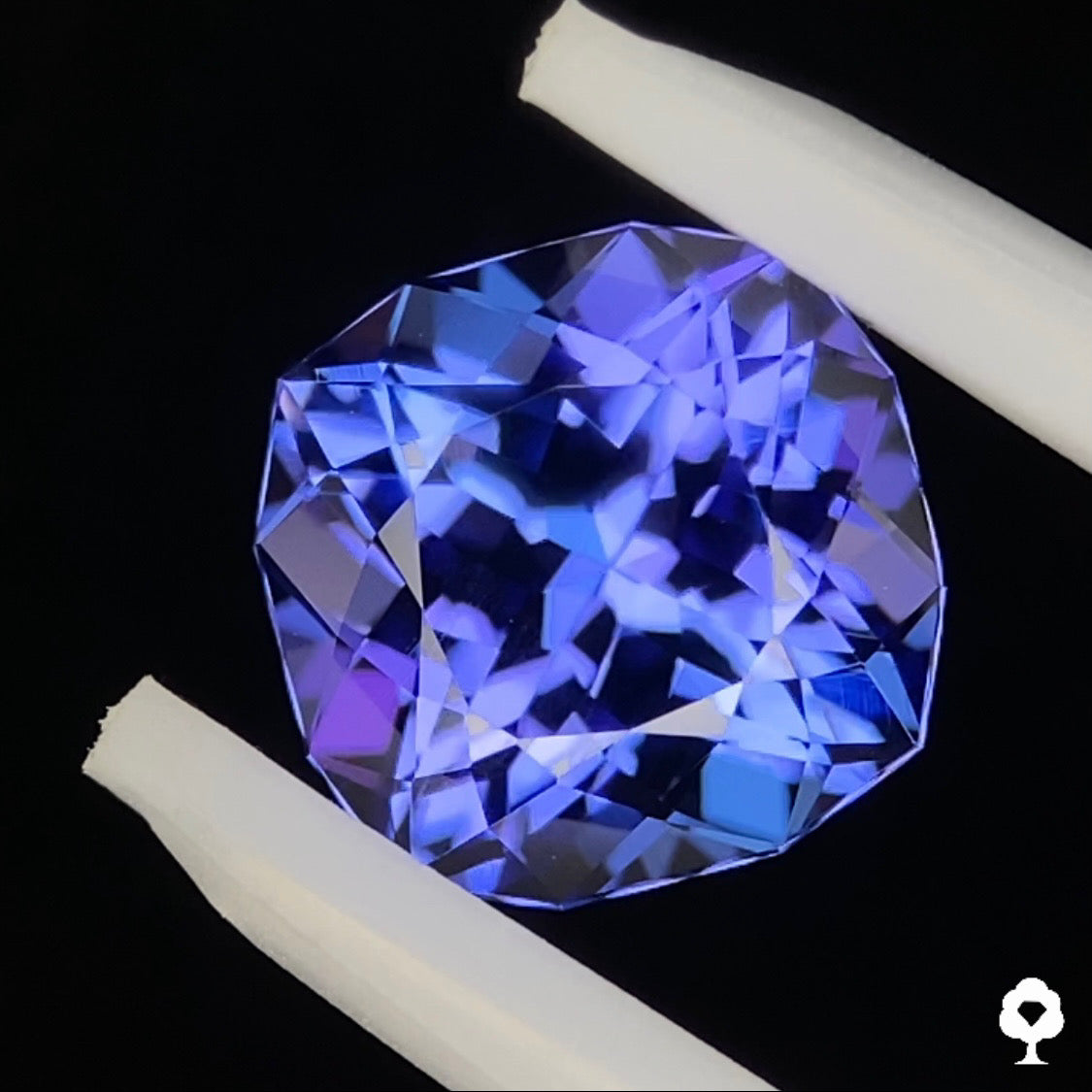 【タンザナイトフェス24h1円オークション】抜群のカット・品質・サイズ・多色感★タンザナイト2.00ct ピアッちゃん作品