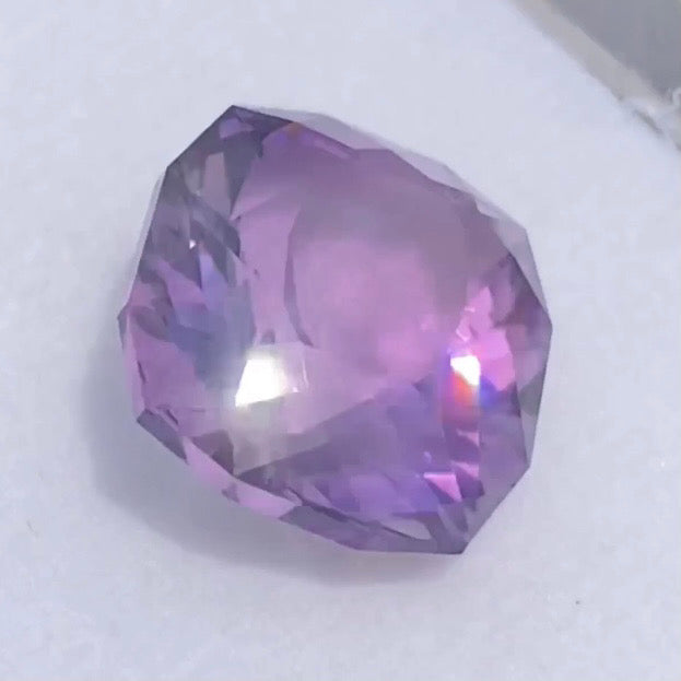 ラベンダー畑を閉じ込めたファンシークッション★ラベンダーアメジスト8.76ct ピアッちゃん作品