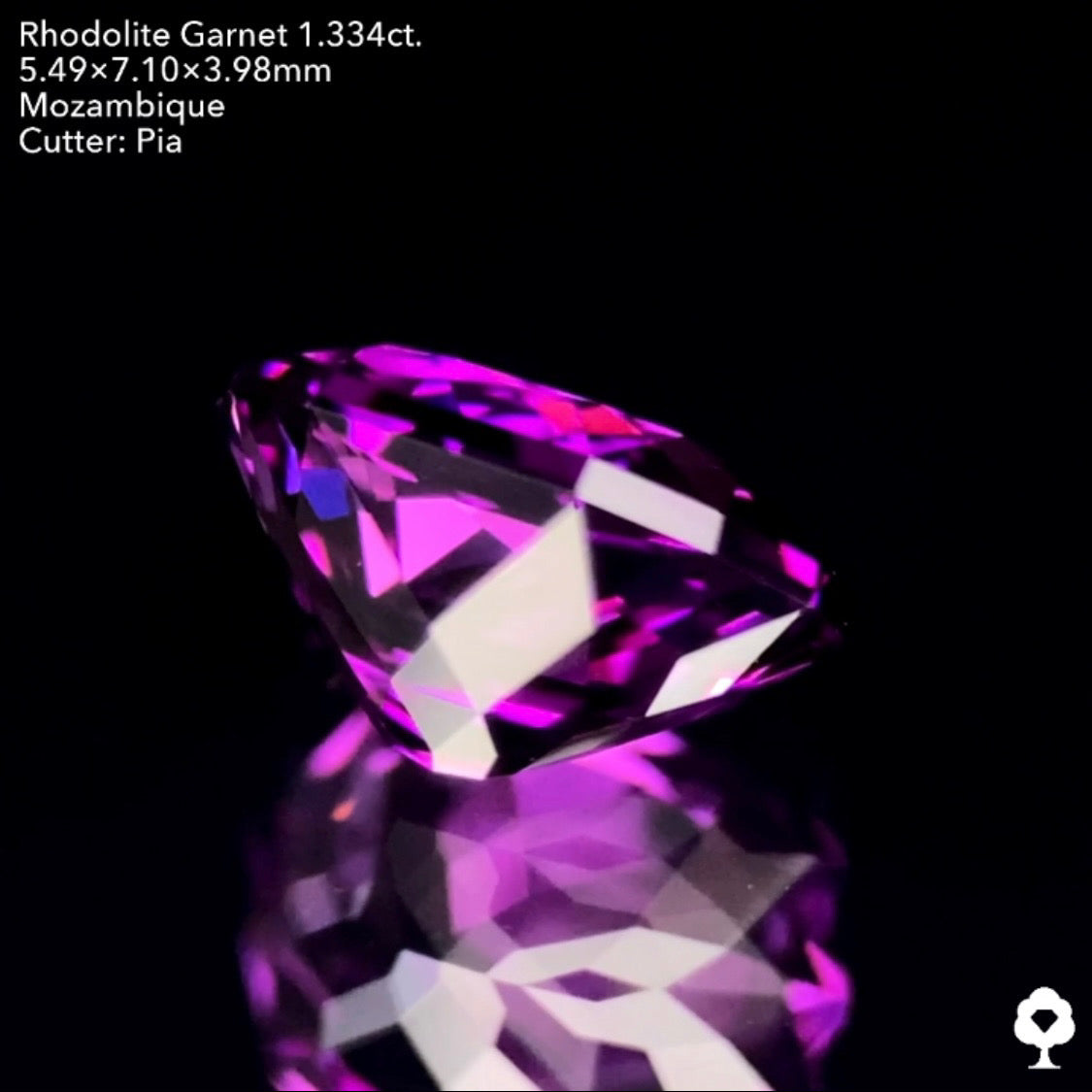 【サイレンタイムセール】ブルーファイアー踊る可愛いカプセル型ファンシーオーバル★ロードライトガーネット1.334ct. ピアッちゃん作品