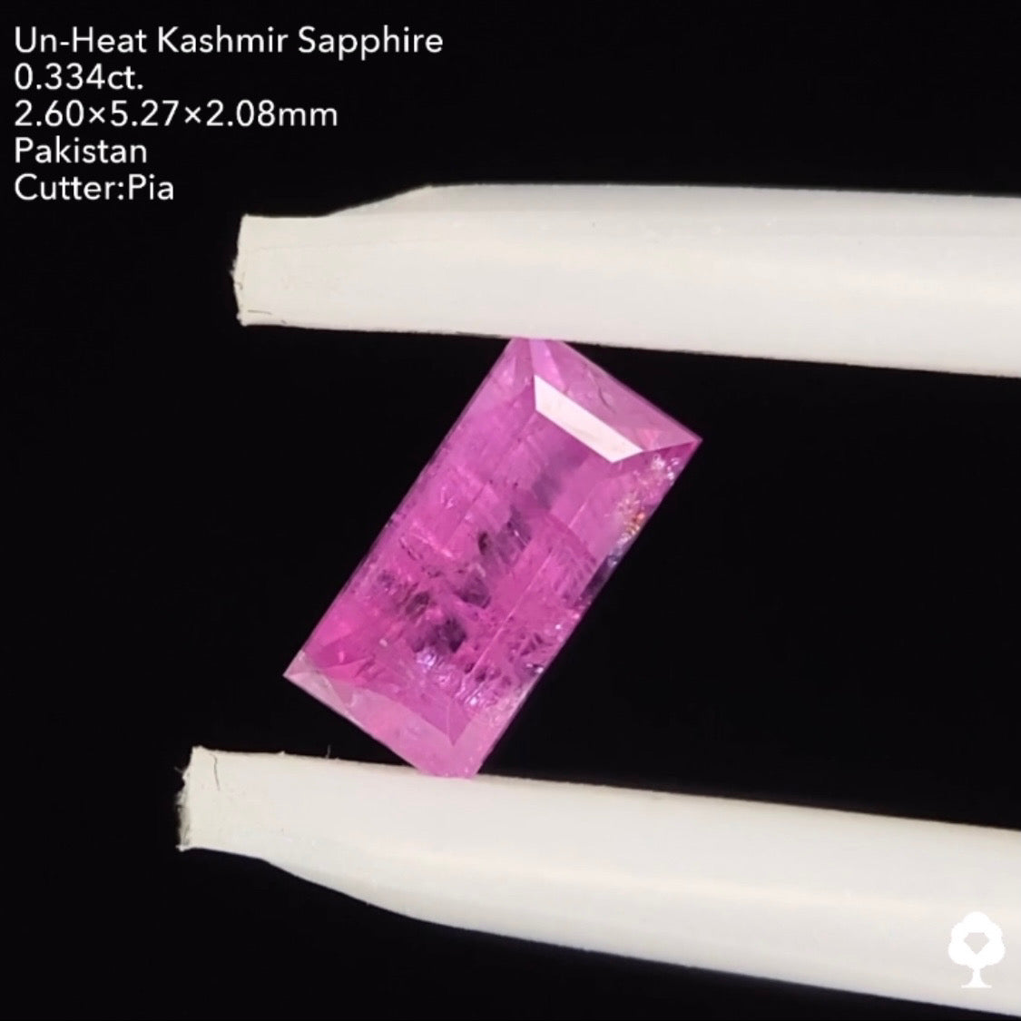 いろんな表情をお楽しみあれ★ 完璧なバゲットシェイプの非加熱カシミールサファイア0.334ct ピアッちゃん作品【コランダム夏祭り特別価格❗️】