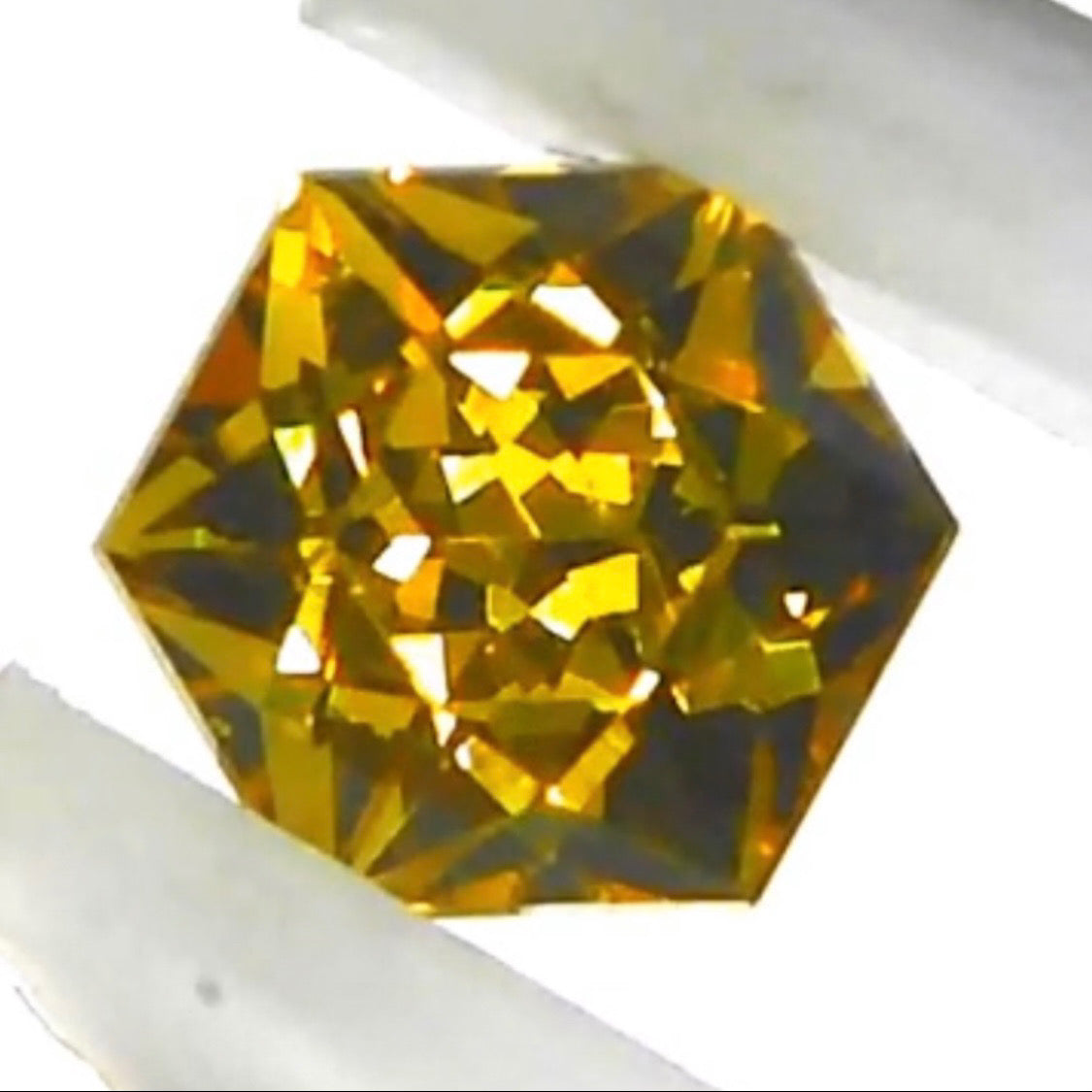 【6/11終了‼️1ヶ月オークション‼️】マリガーネット多色多角形8個セット 計2.36ct ピアッちゃん作品