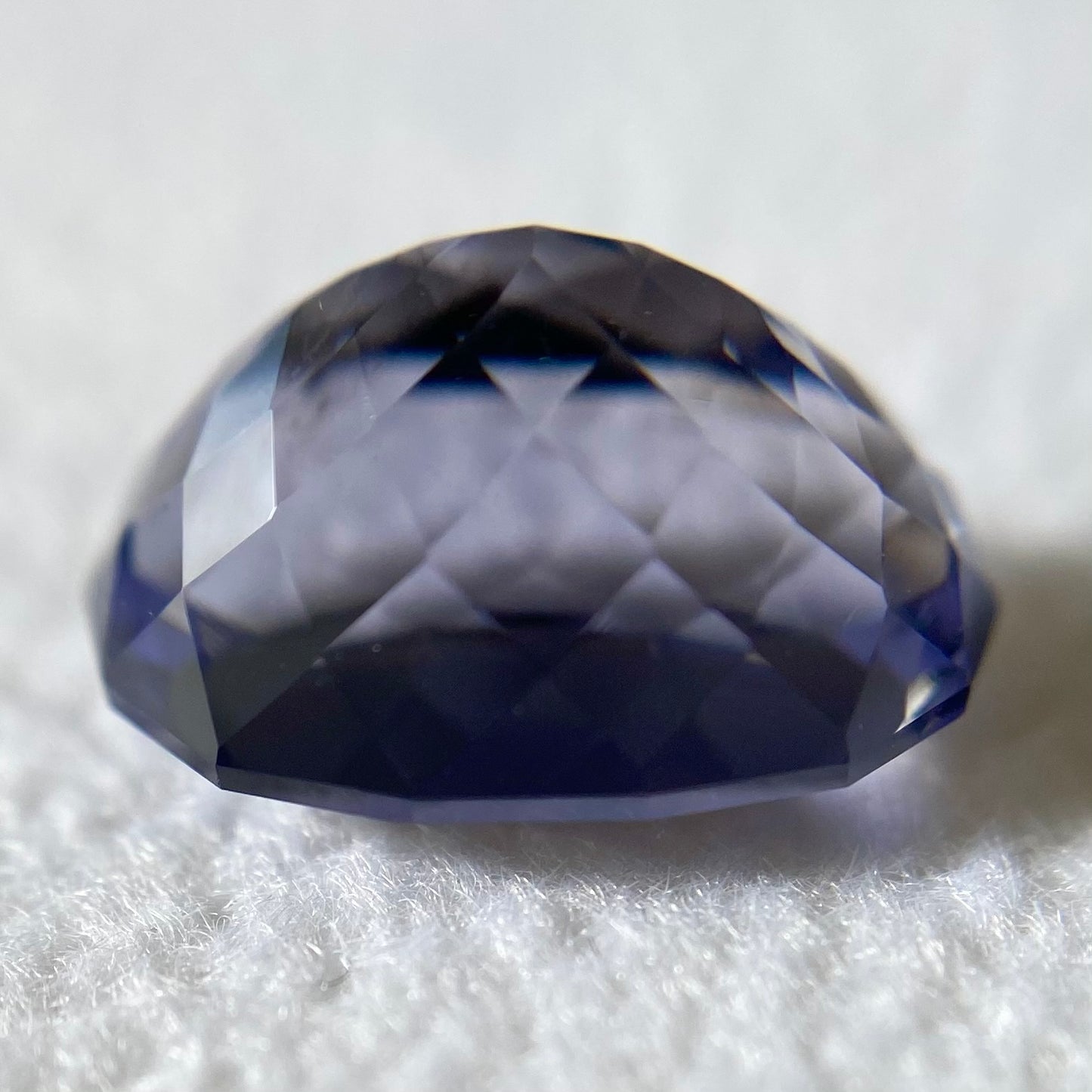 👽パビリオンの美しいカットと色むら感が最高"ファンシーオーバル" アイオライト2.33ct レイちゃん作品✨