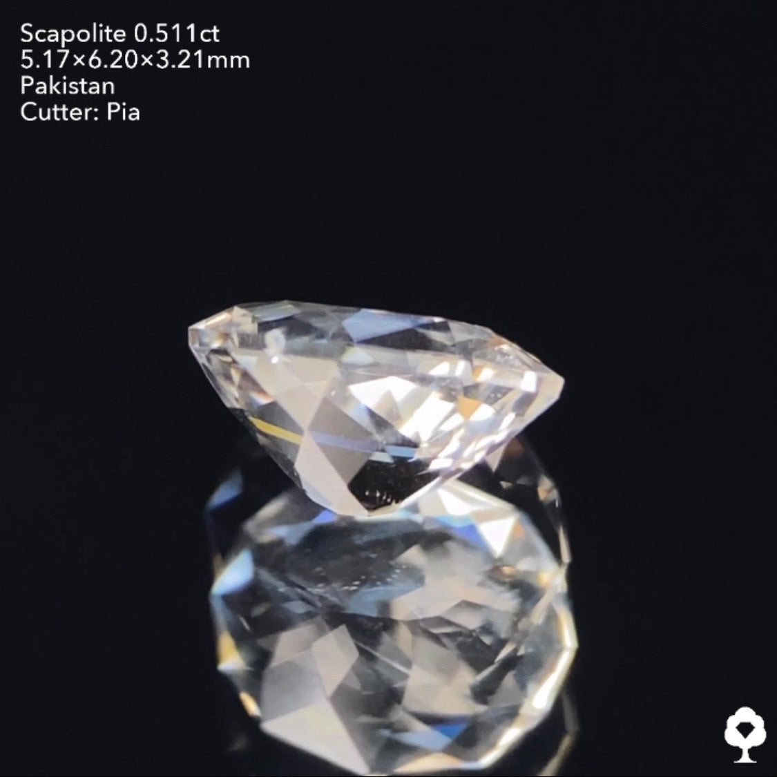 【ご落札者様専用】大人気✨激変イエロー!夜空に瞬く星の煌めき★UVだけでなくカラーレスの輝きも抜群の美カット★スキャポライト0.511ct ピアッちゃん作品