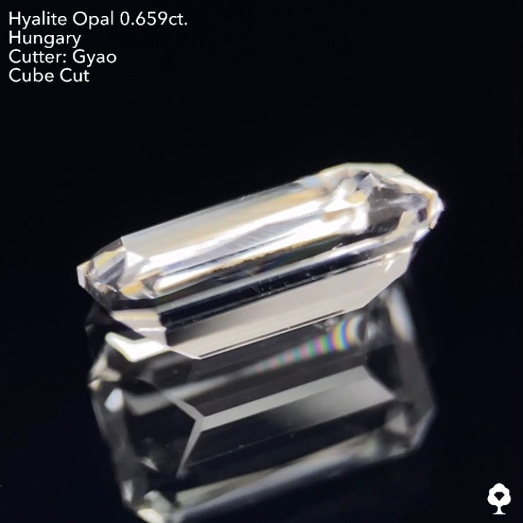 四隅キューブとオリジナリティ溢れるオクタゴン★ハンガリー産ハイアライトオパール0.659ct ゲオちゃん作品