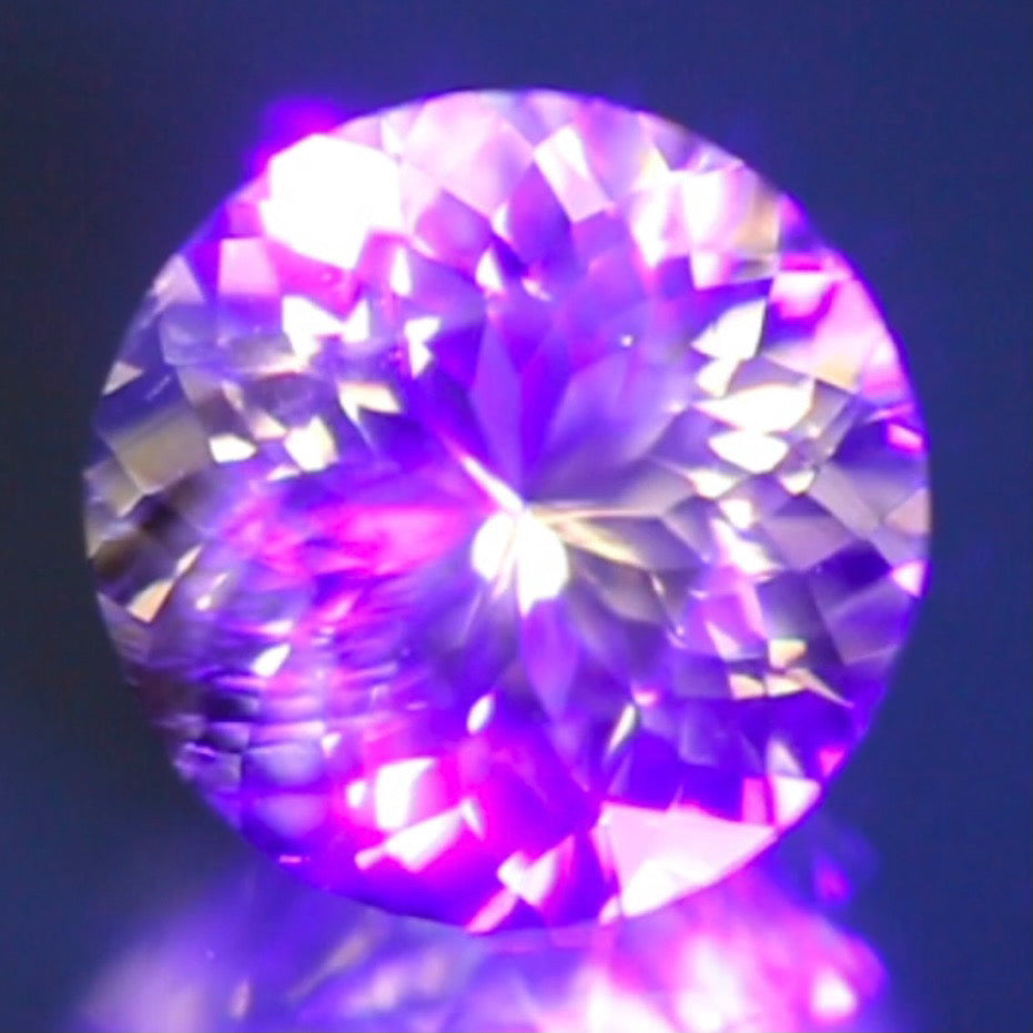 ギラギララウンドはまさに満月のよう★ラブラドライト1.17ct ピアッちゃん作品✨こちらはクーポンはごめんなさい🙏