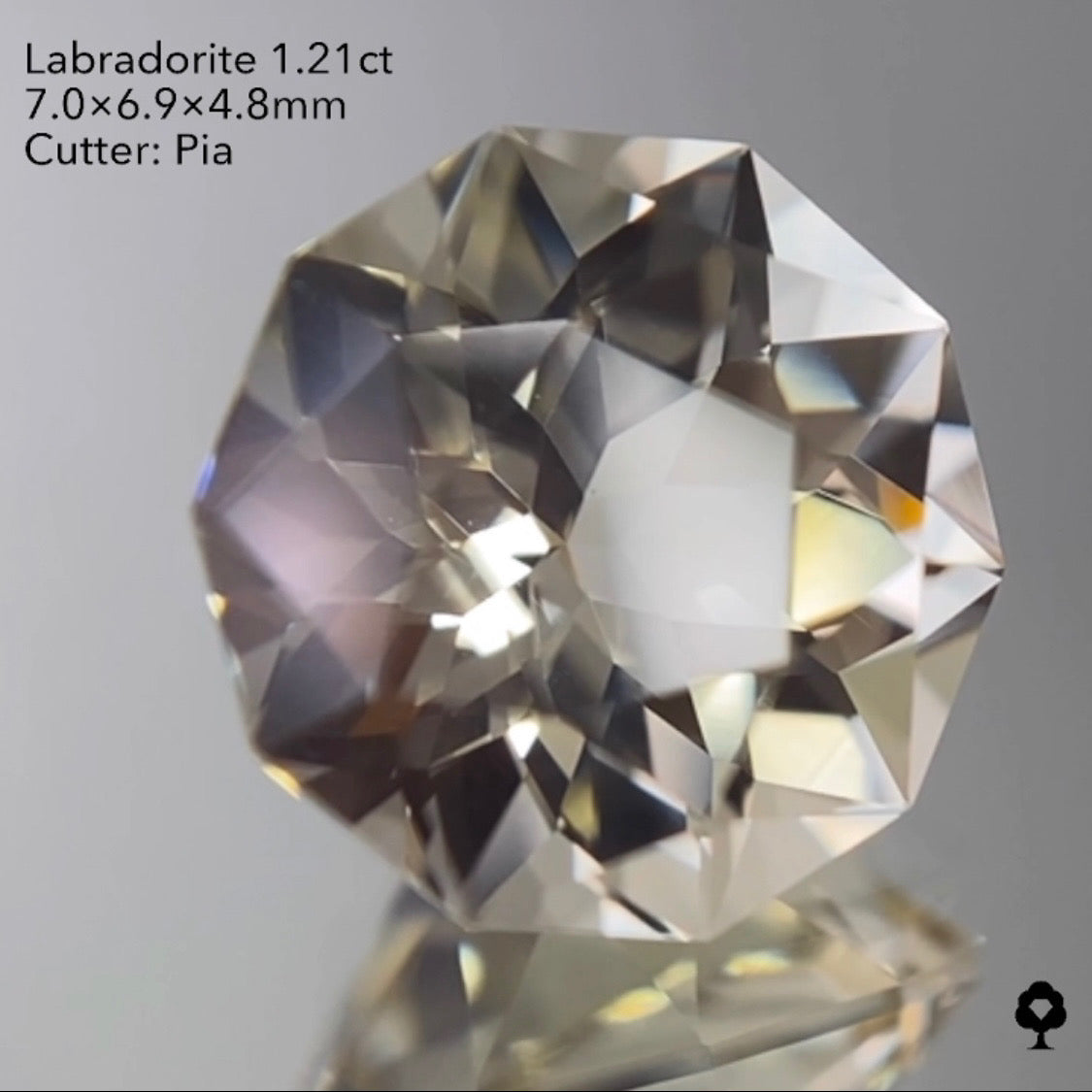 【20:50終了】五芒星が重なり合う美しい新カット★ラブラドライト1.21ct ピアッちゃん作品