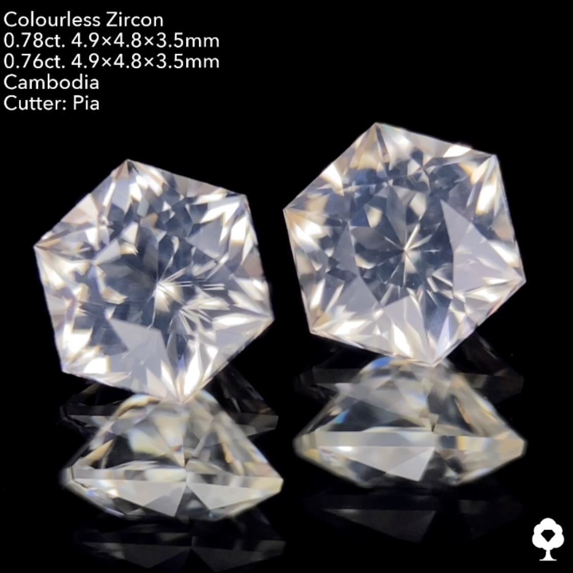 ほんのりシルキーなギラギラヘキサゴンペア★カラーレスジルコン 0.78ct.&0.76ct. 計1.54ct. ピアッちゃん作品