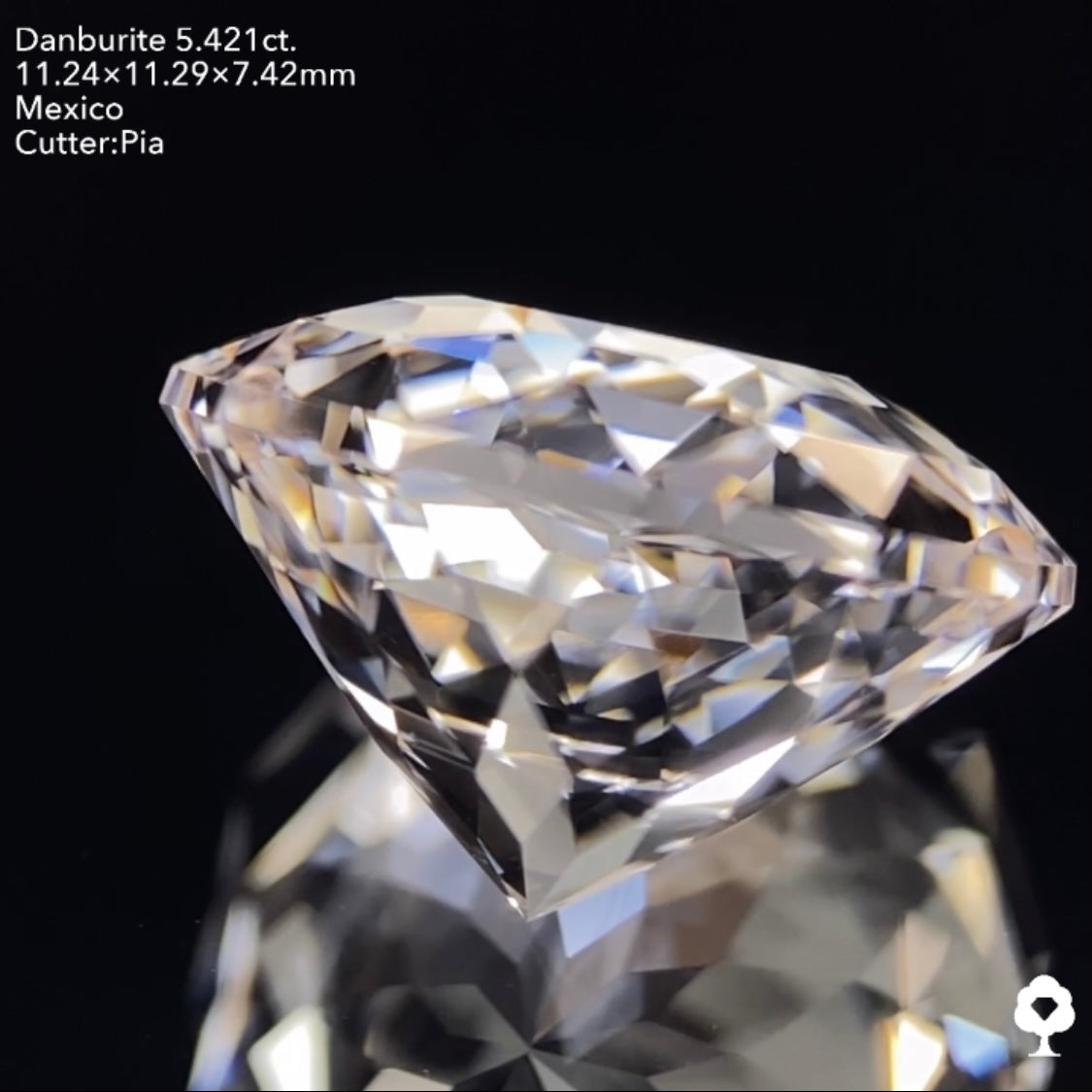 新カットの強い煌めきを大粒で楽しむ★カラーレスダンビュライト5.421ct ピアッちゃん作品