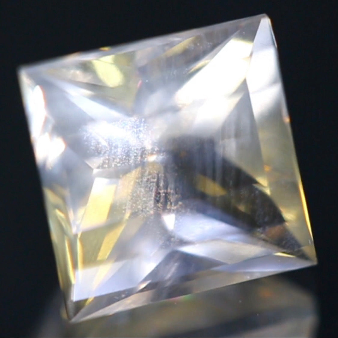 太鼓橋スクエアカットに潜む流星群シラー★ラブラドライト3.43ct 師匠作品✨